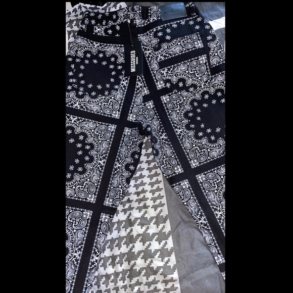 NEW Missguided -NEVER WORN‼️ Denim Wrath Split Hem Bandana Print Jeans US SIZE 4 - Picture 4 of 8
